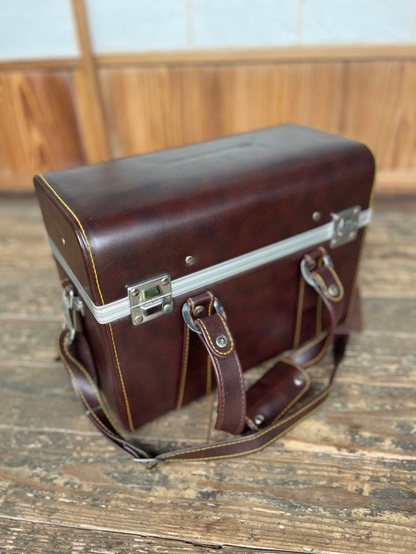 レザーボックスバック　革鞄