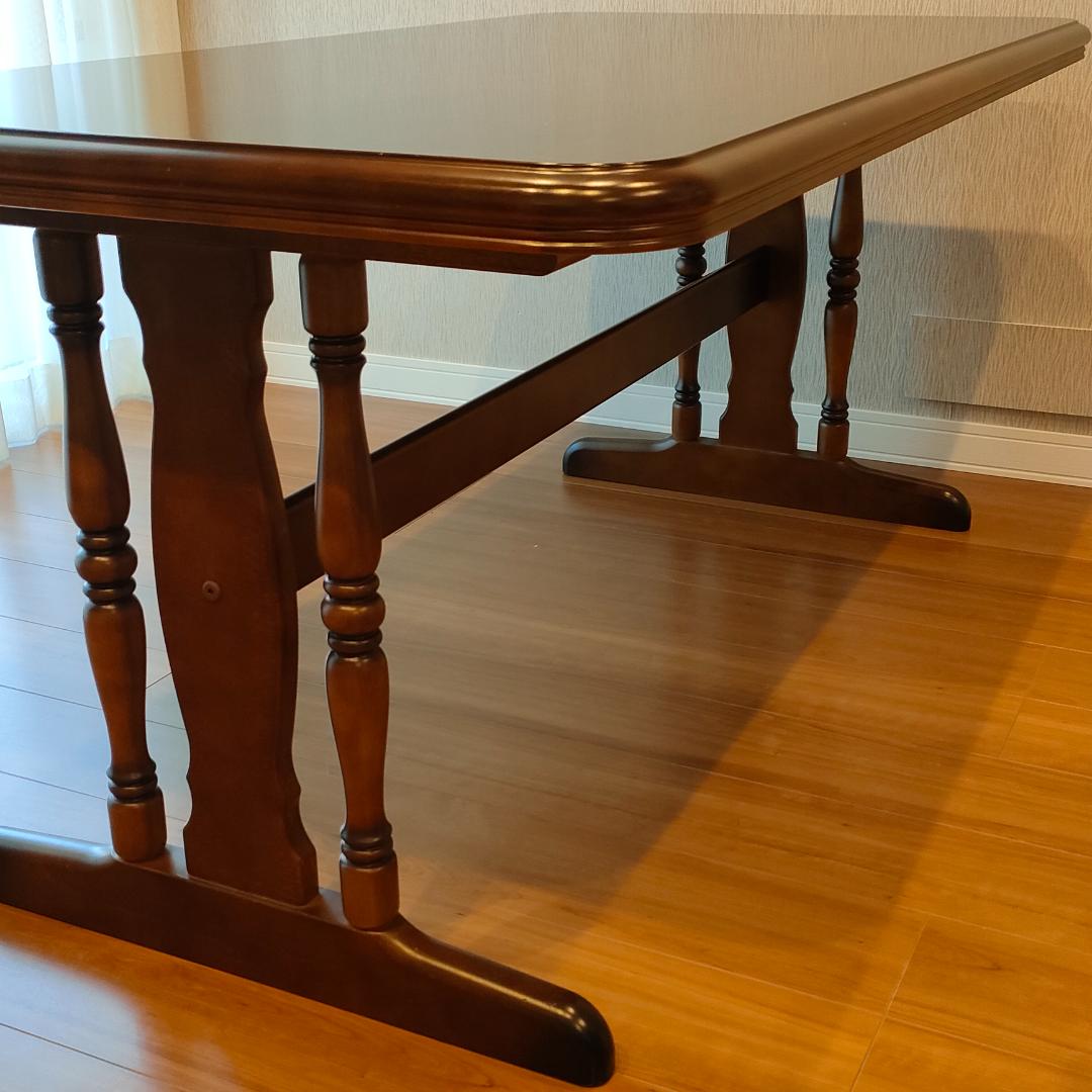 〈美品〉カリモク　コロニアル　ダイニングテーブル　天然木　ろくろ