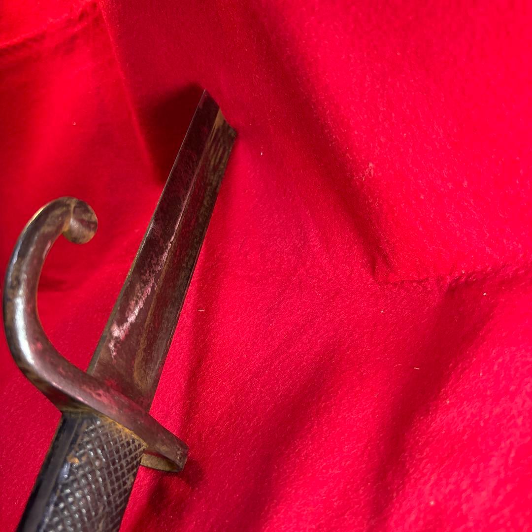 旧日本軍　銃剣　実物　菊紋　刻印　切断　刃引き　済み　大型　付剣装置動作良好