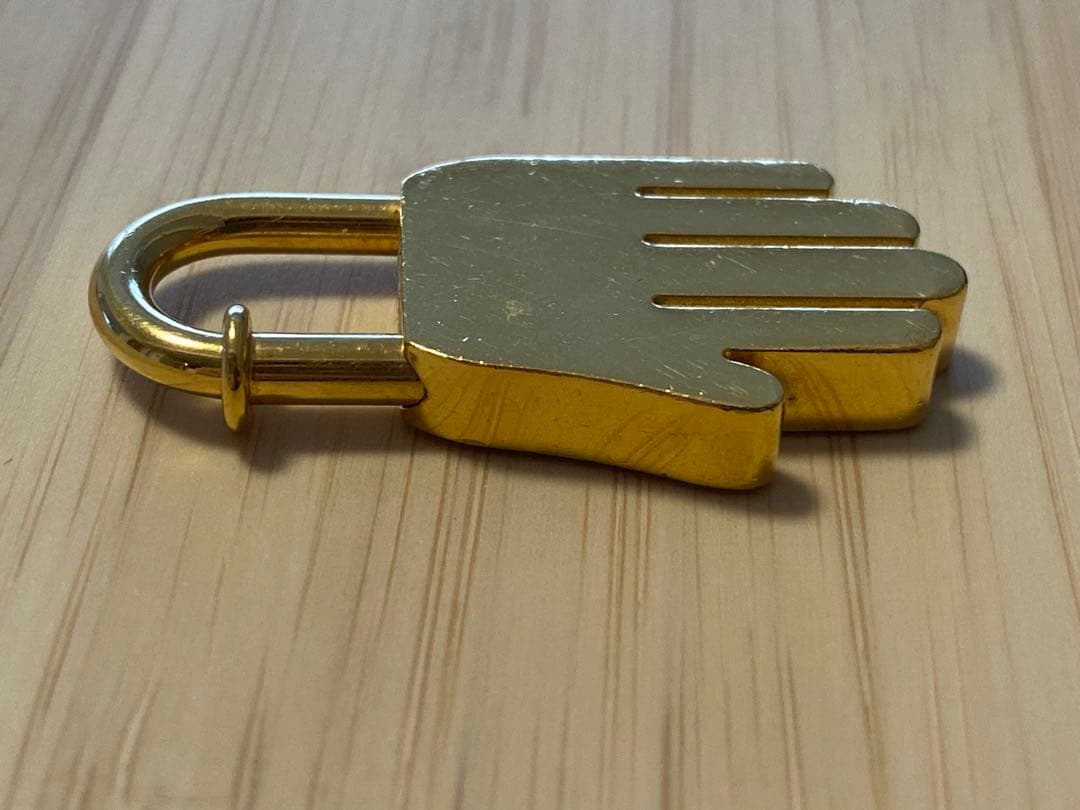 エルメス（HERMES）ハンドモチーフカデナ2002年　ゴールド　チャーム