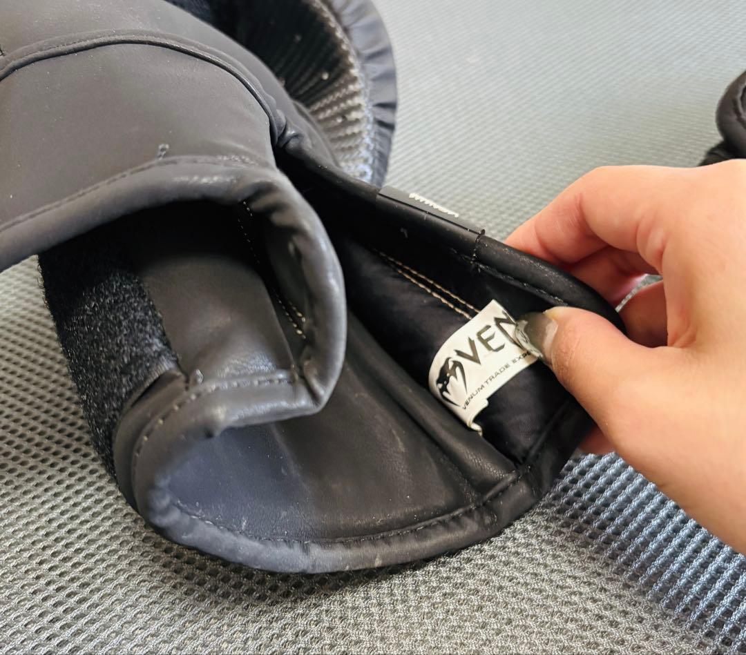 美品｜VENUM ボクシンググローブ ブラック 10oz