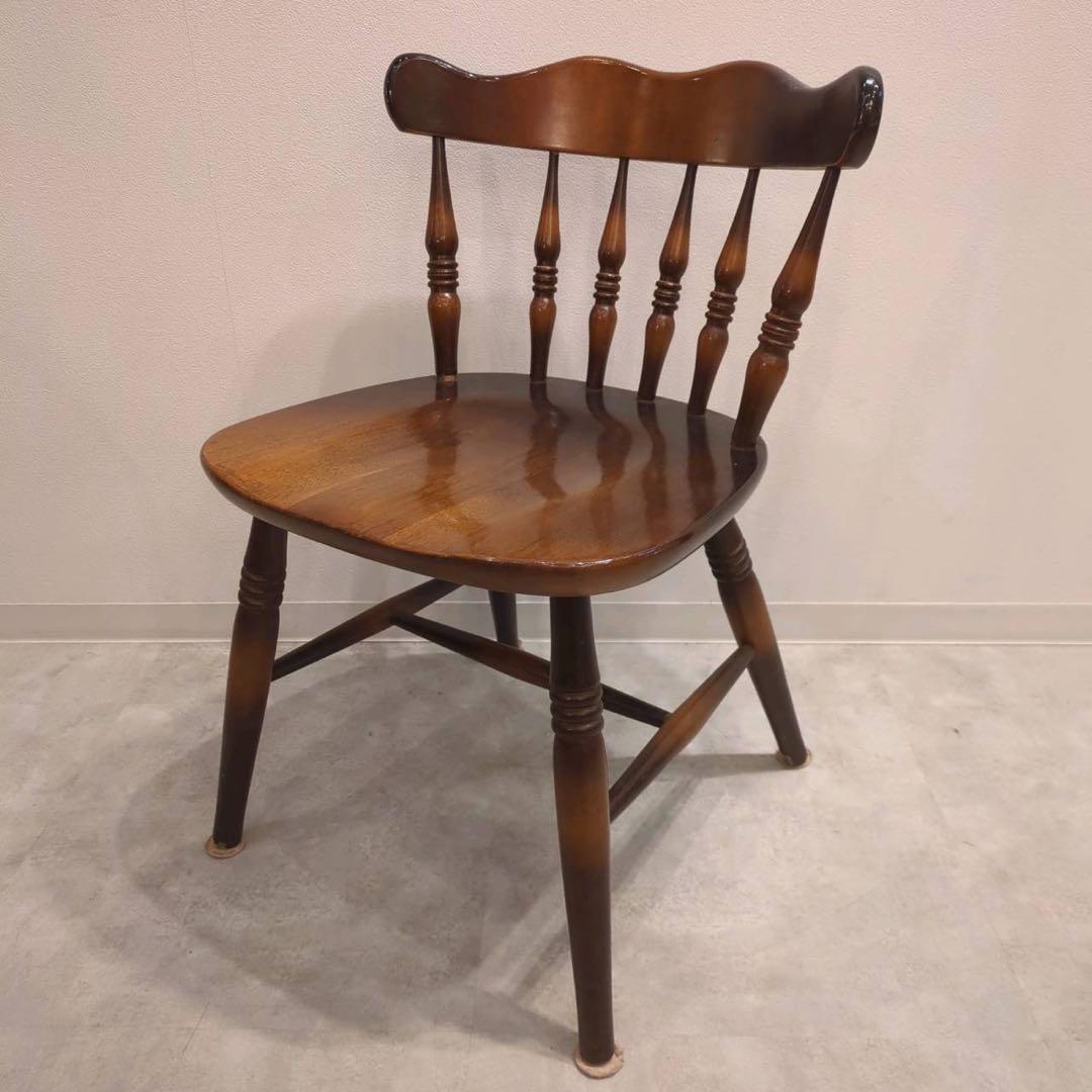 ウィンザーチェア　キツツキ　木製　アンティーク調