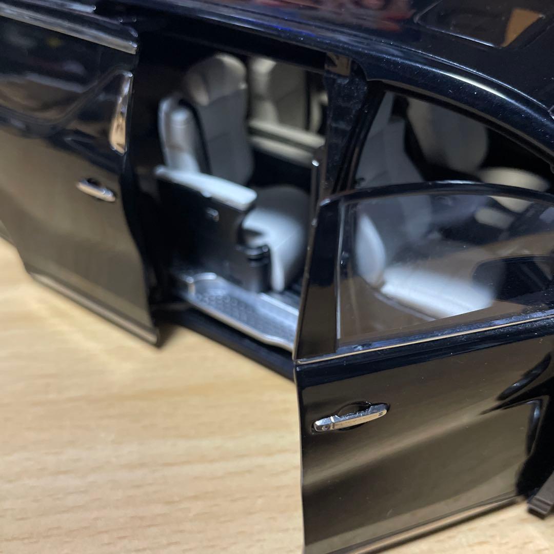 ヴェルファイア　1/18