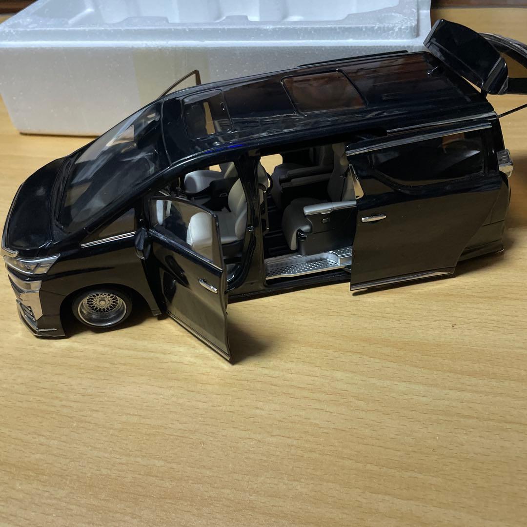 ヴェルファイア　1/18