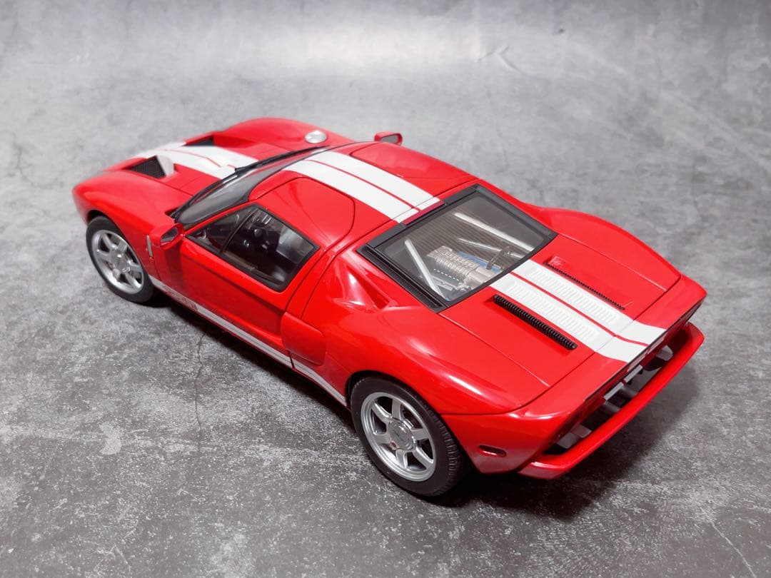 オートアート 1/18 フォードGT レッド