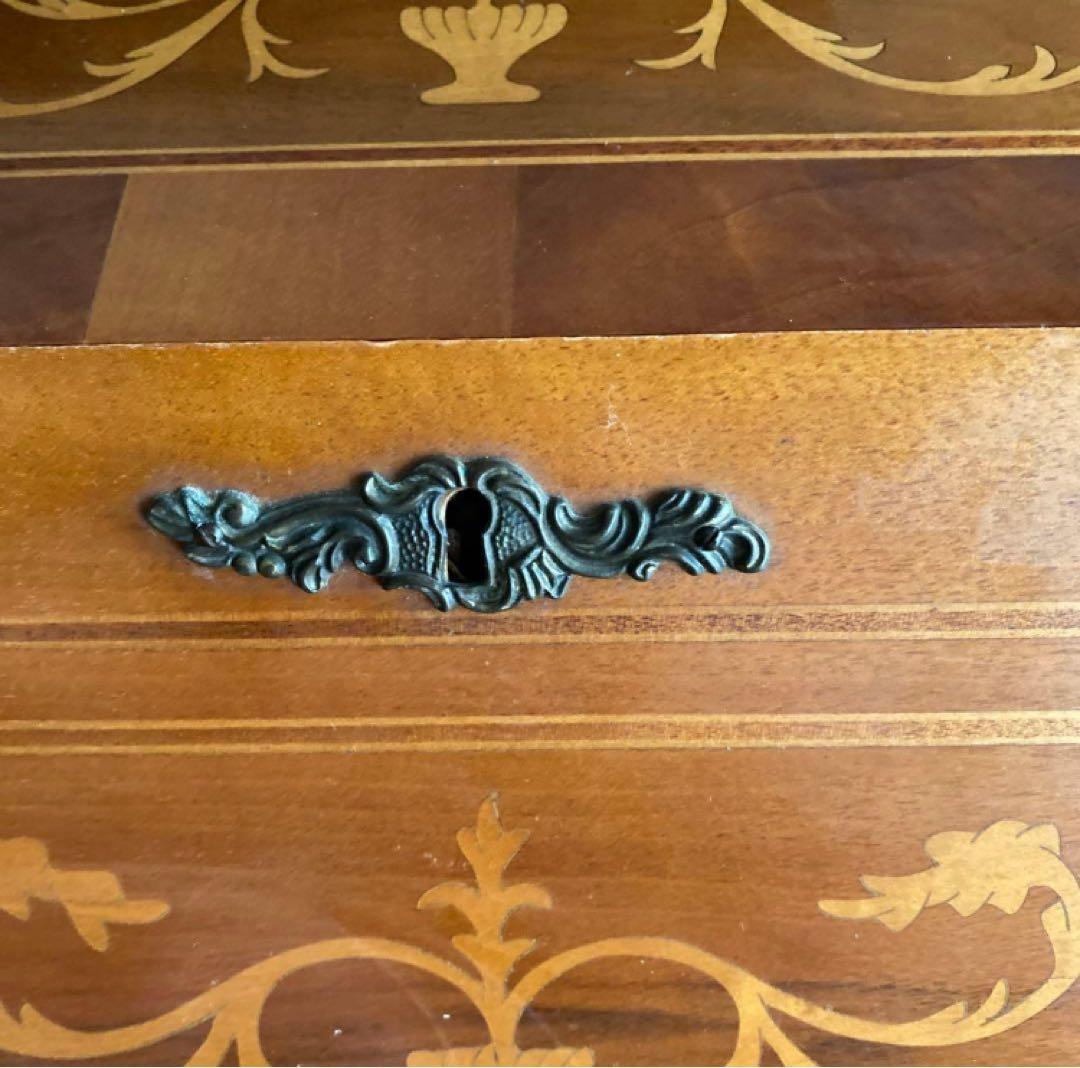 ライティングビューロー　インテリア　象嵌　猫脚