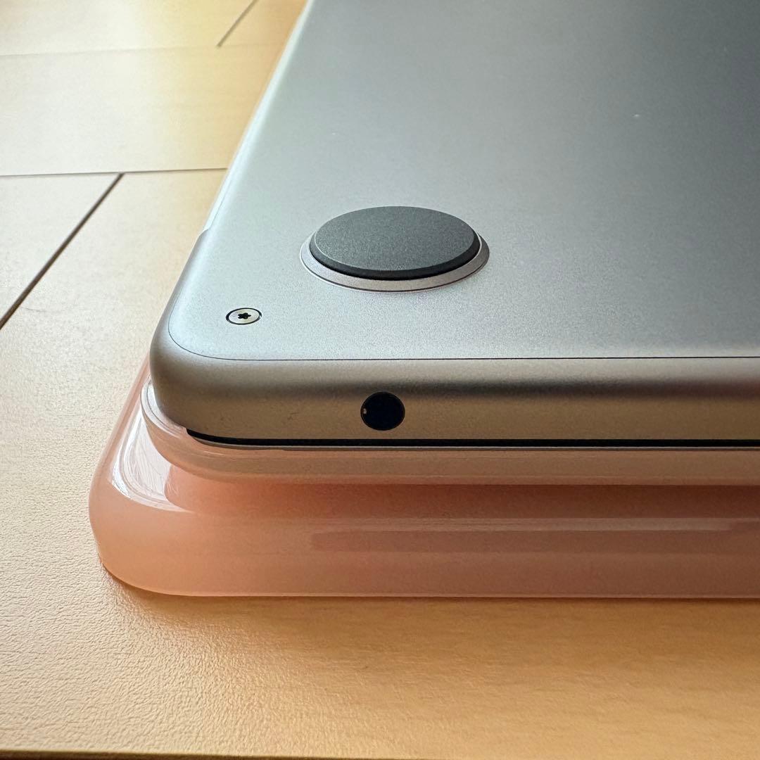 【美品】Apple MacBook Air M2チップ256GB　スペースグレイ