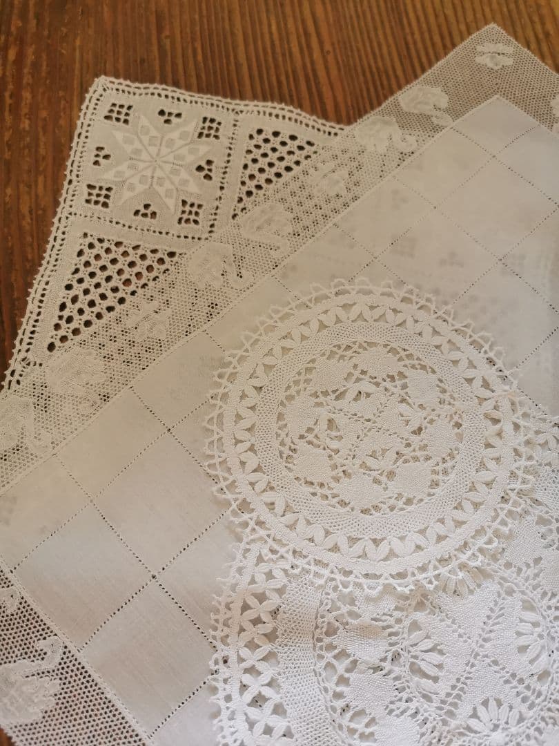 アンティーク マルチーズレース リネンラウンドドイリー マルタ十字✠ ペアセット