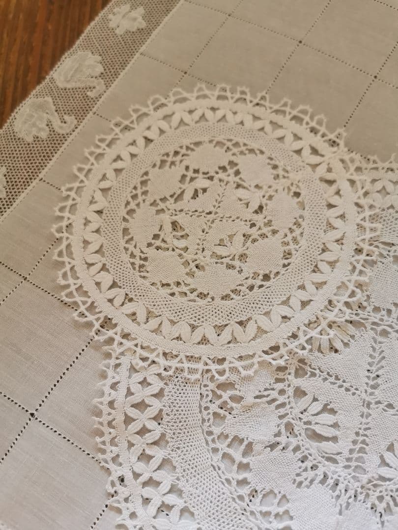 アンティーク マルチーズレース リネンラウンドドイリー マルタ十字✠ ペアセット