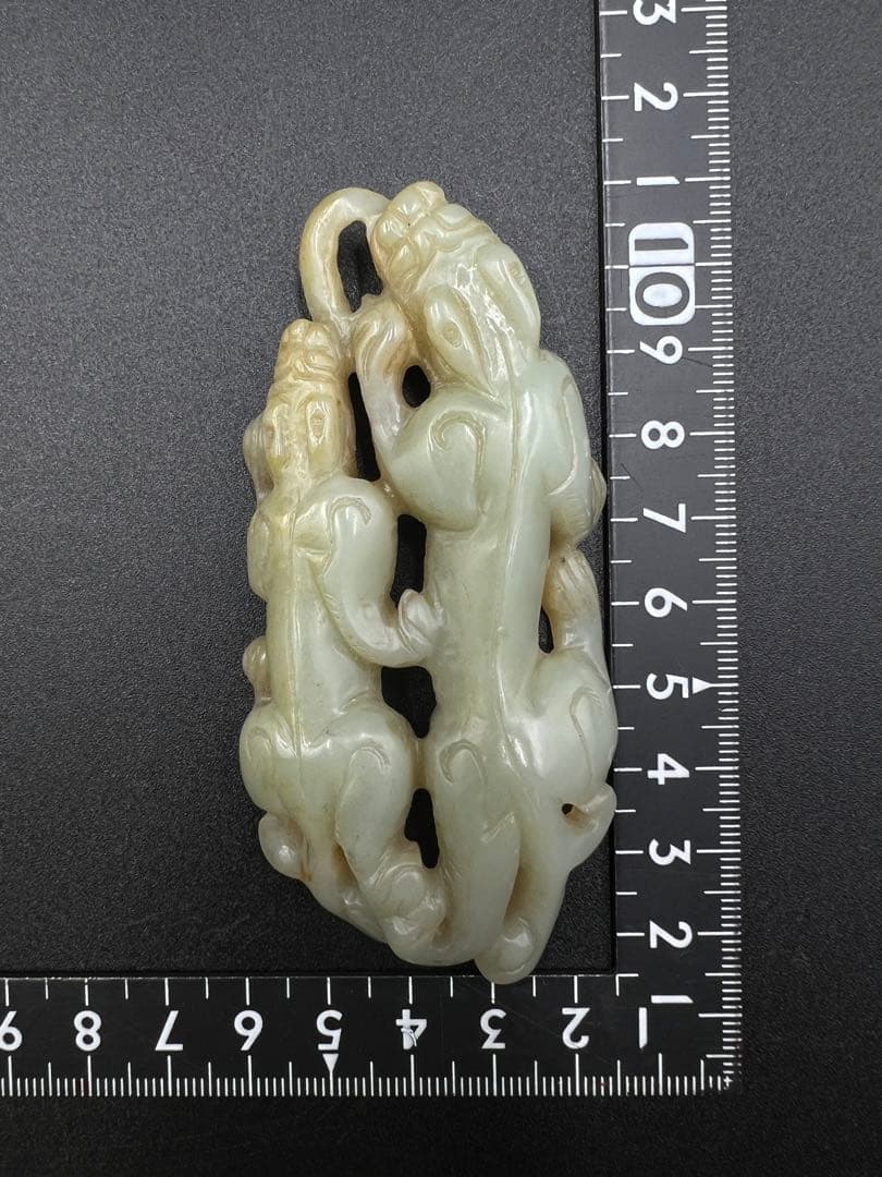 玉佩 玉製品 雕刻 根付 飾り物 中国古美術 重さ約64g