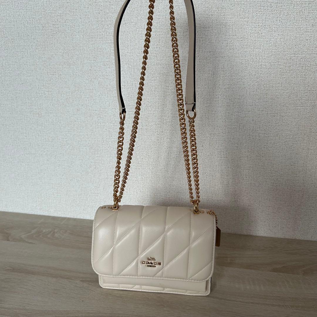 coach ショルダーバッグ　キルティング　ホワイト　ミニショルダー