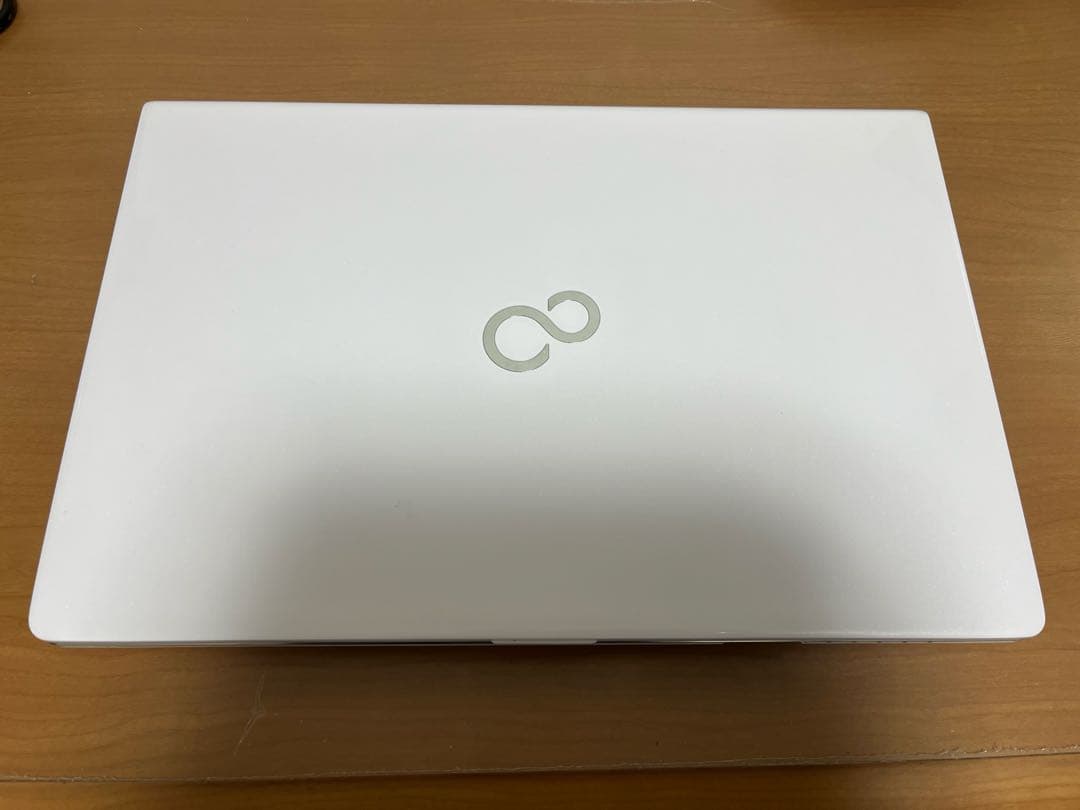 ホワイト、Windows 10 Pro、SSD 256GB、メモリ8GB