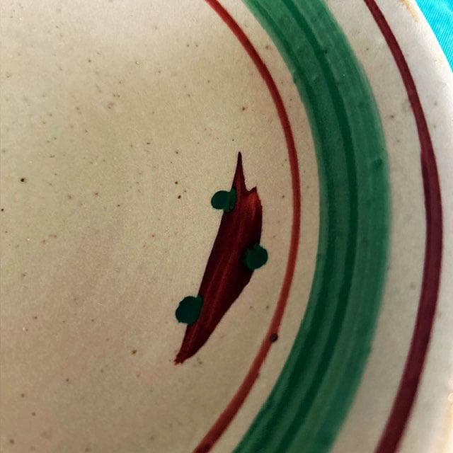 沖縄　やちむん　　7.5寸皿　 赤絵　飾り皿　壺屋焼