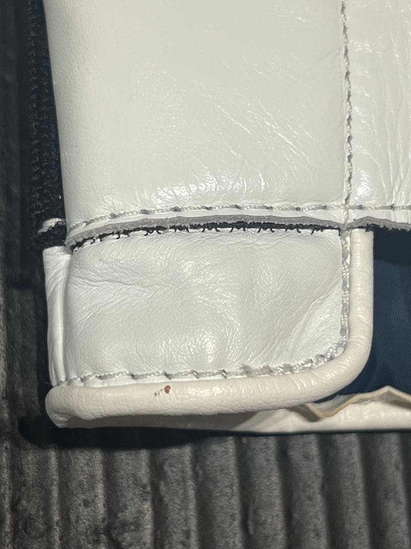 Winning ボクシンググローブ 12oz ホワイト モデル：MS-400B