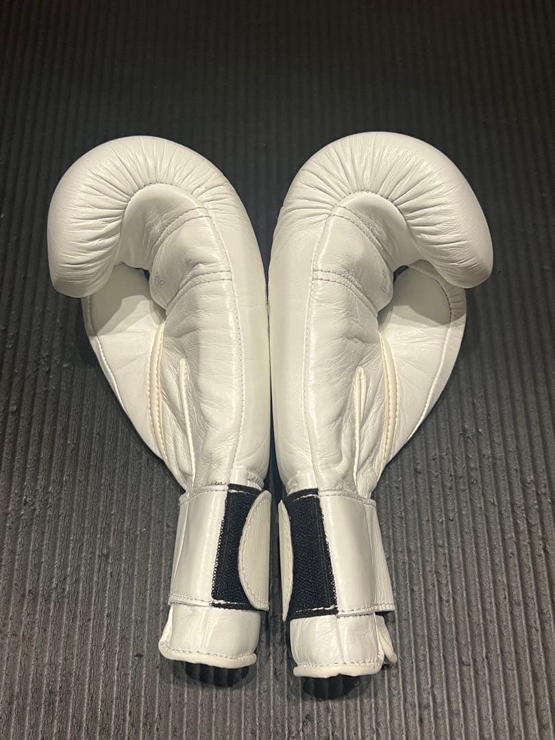 Winning ボクシンググローブ 12oz ホワイト モデル：MS-400B