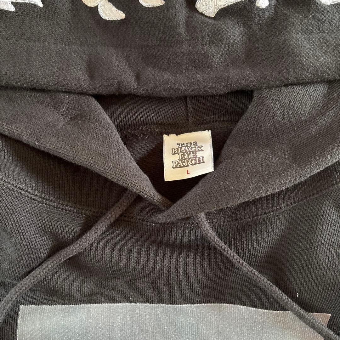 ブラックアイパッチ　パーカー　黒　L