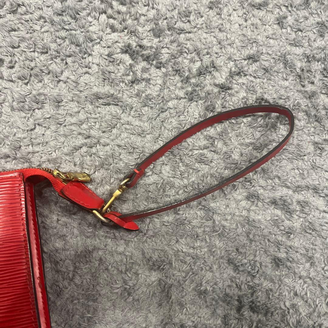 Louis Vuitton エピレザー レッドパーティーバッグ