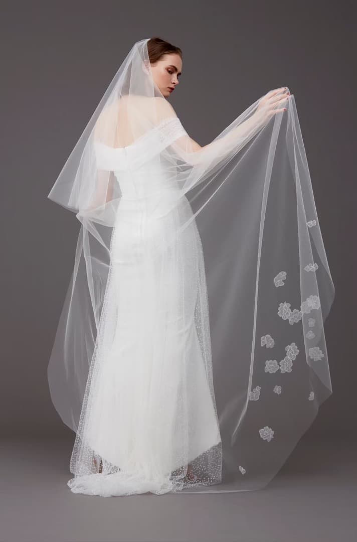 【クリーニング済】トリートドレッシング ロングベール 蝶々花柄