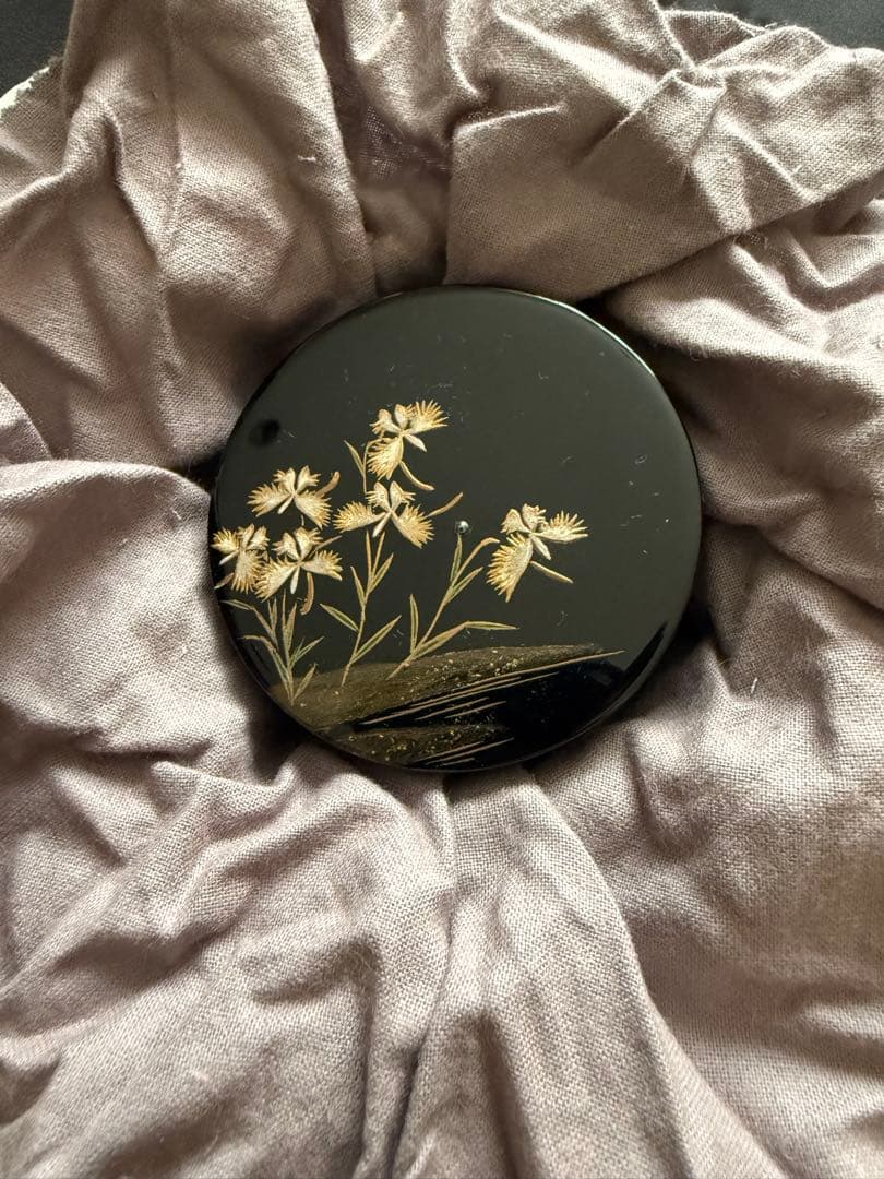 漆器 香合 花柄 黒色　米本匠伯　茶道具