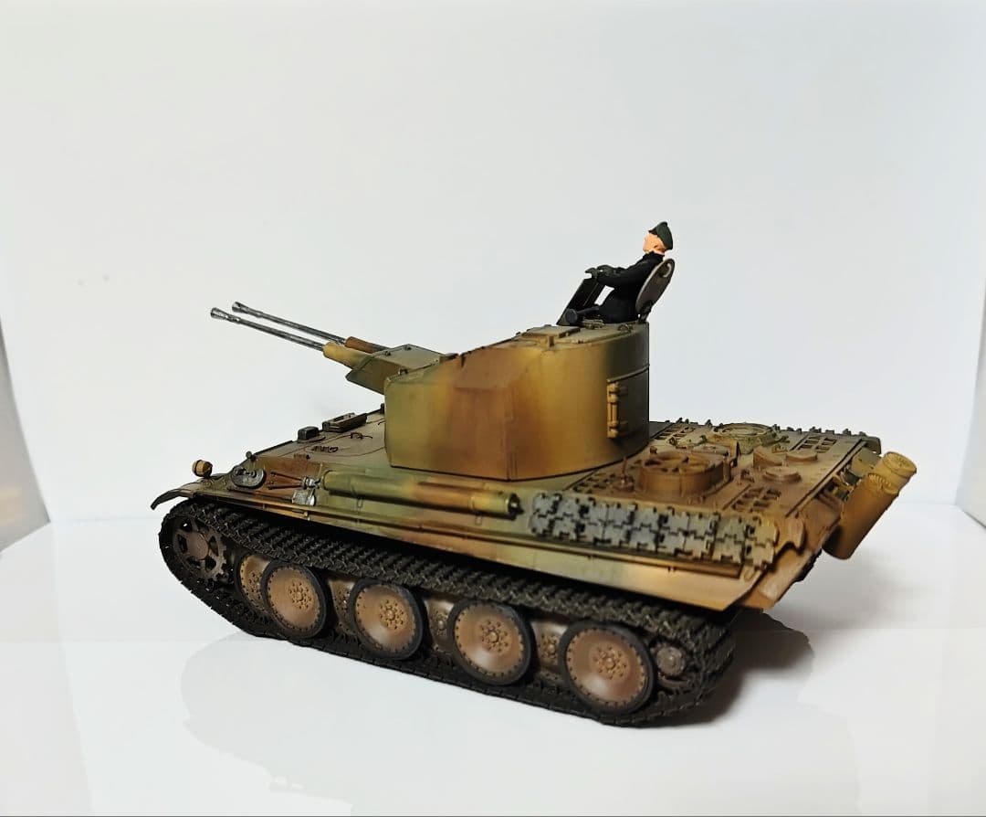 サイバーホビー1/35 ケーリアン対空戦車