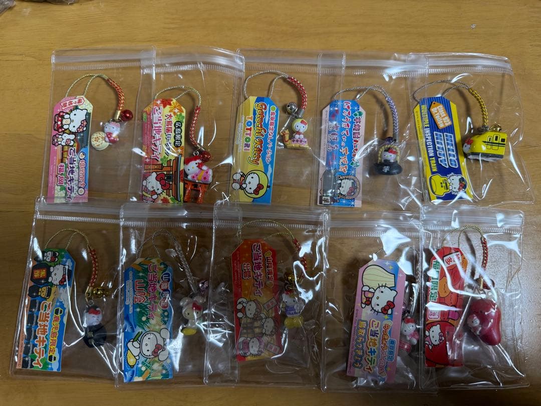 ご当地キティ ストラップ 10個セット