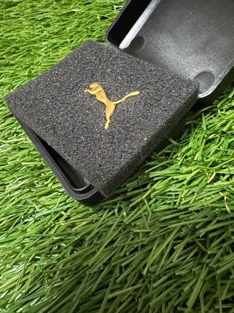 ポ*メ様 PUMA メタリック ピンバッジ 非売品 社章 契約選手用　新品