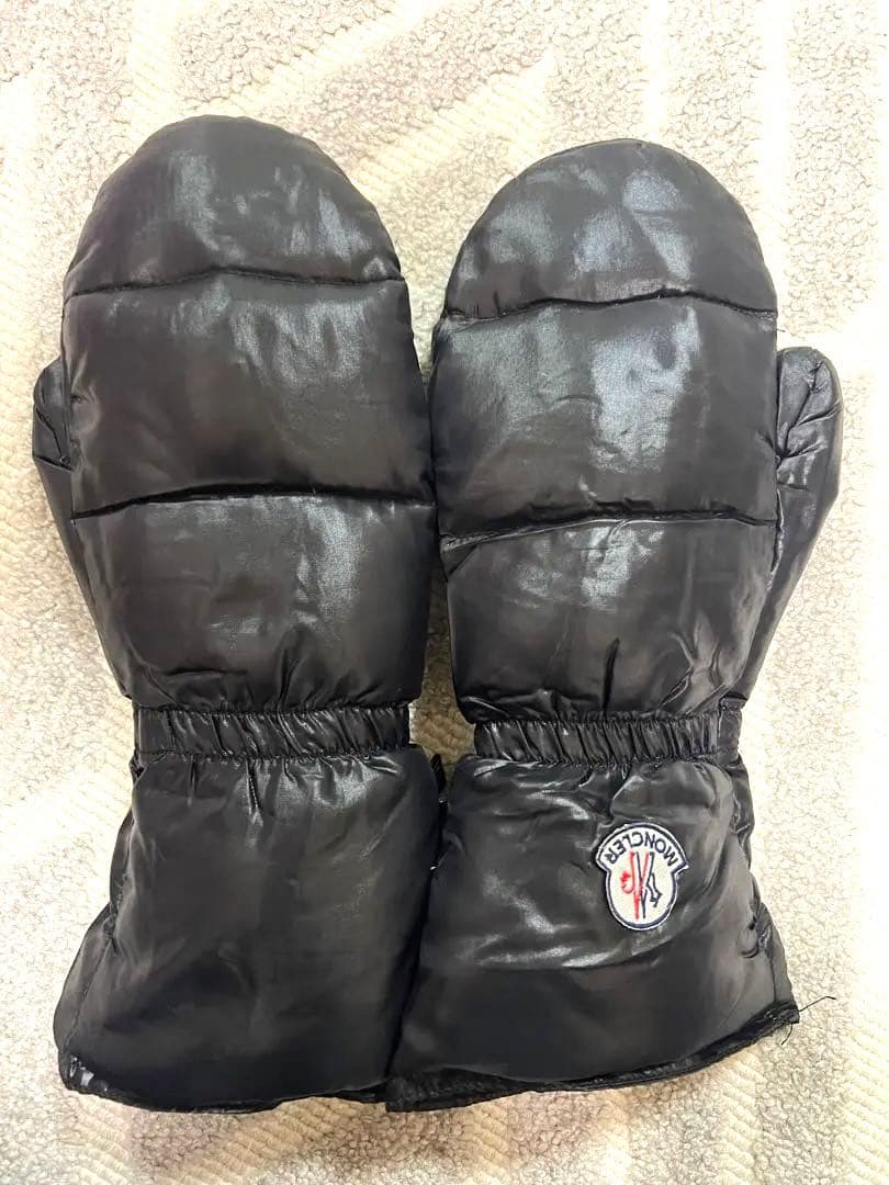 1/26限定値引‼️モンクレールダウン手袋　MONCLER