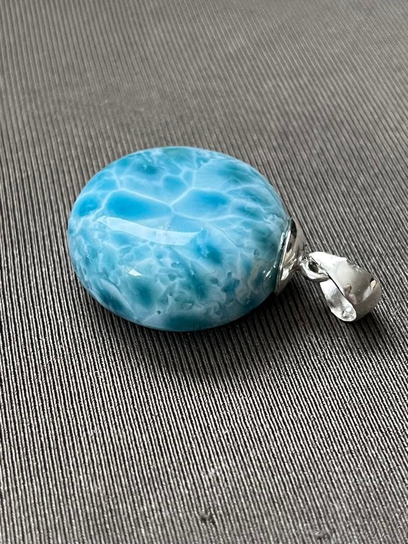 天然石ラリマー☆高品質！まる型ペンダントトップ☆レアな丸型＆両面違う模様が素敵！
