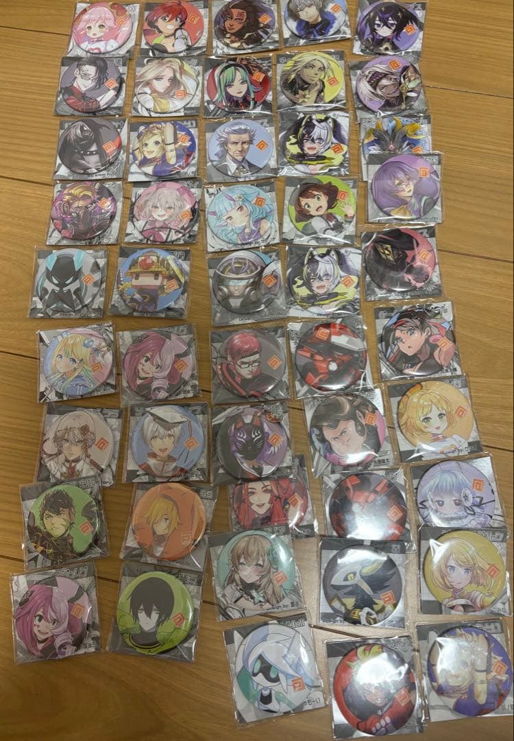 コンパス非売品缶バッジセット