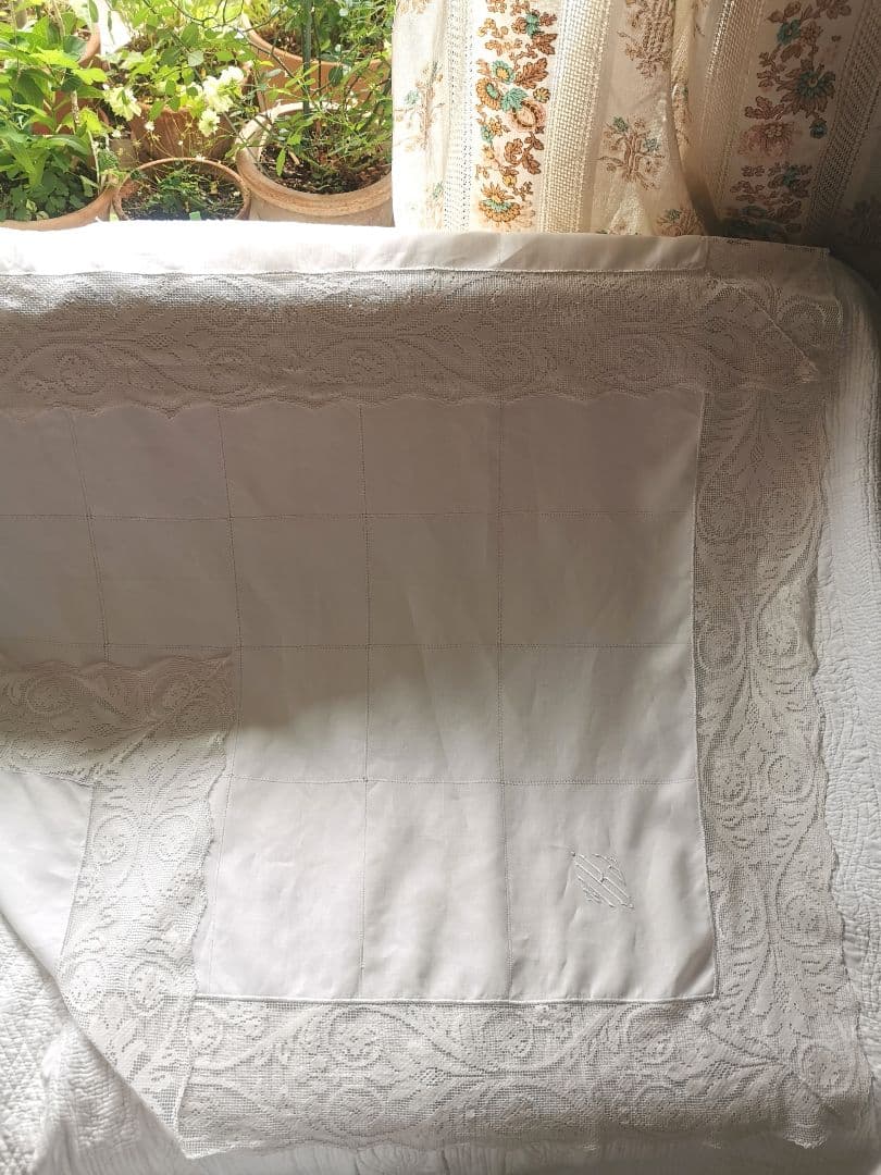 アンティーク 滑らかな細番手リネン フィレレース＆格子ドローンワーク 刺繍クロス