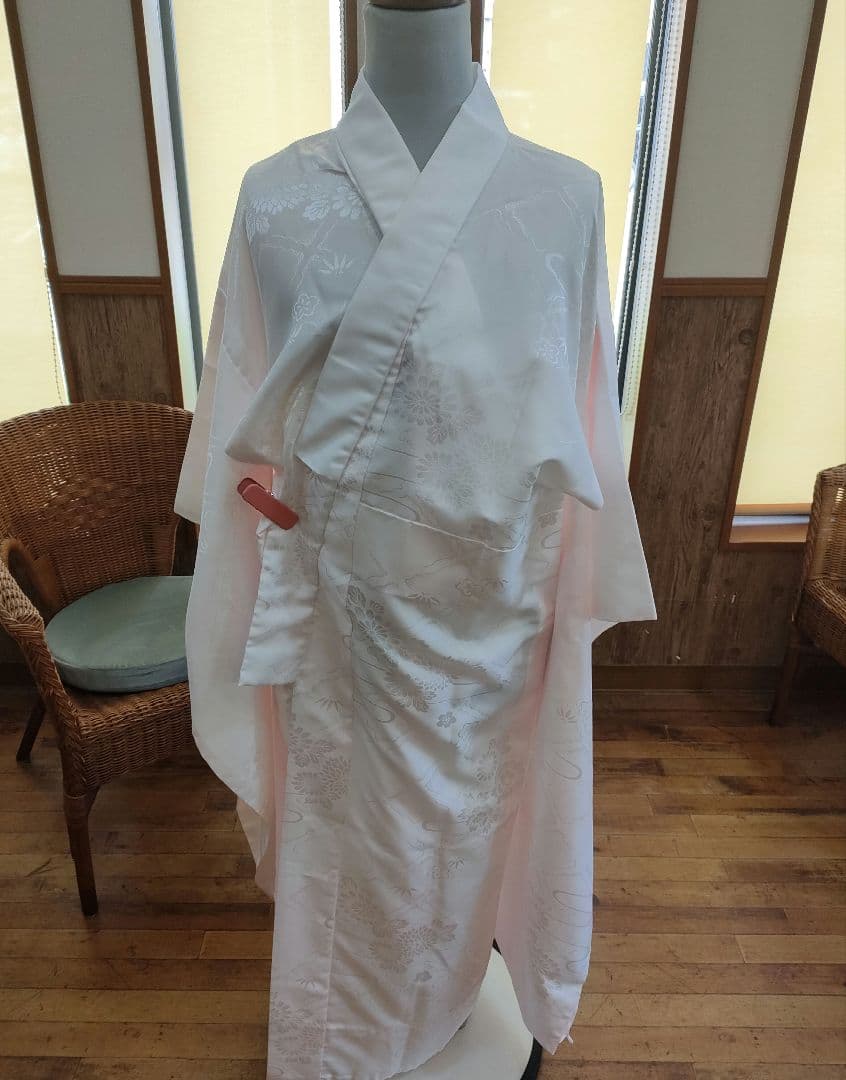 美品　振袖　白×ピンク　辻が花　　花芯絞り　銀通し
