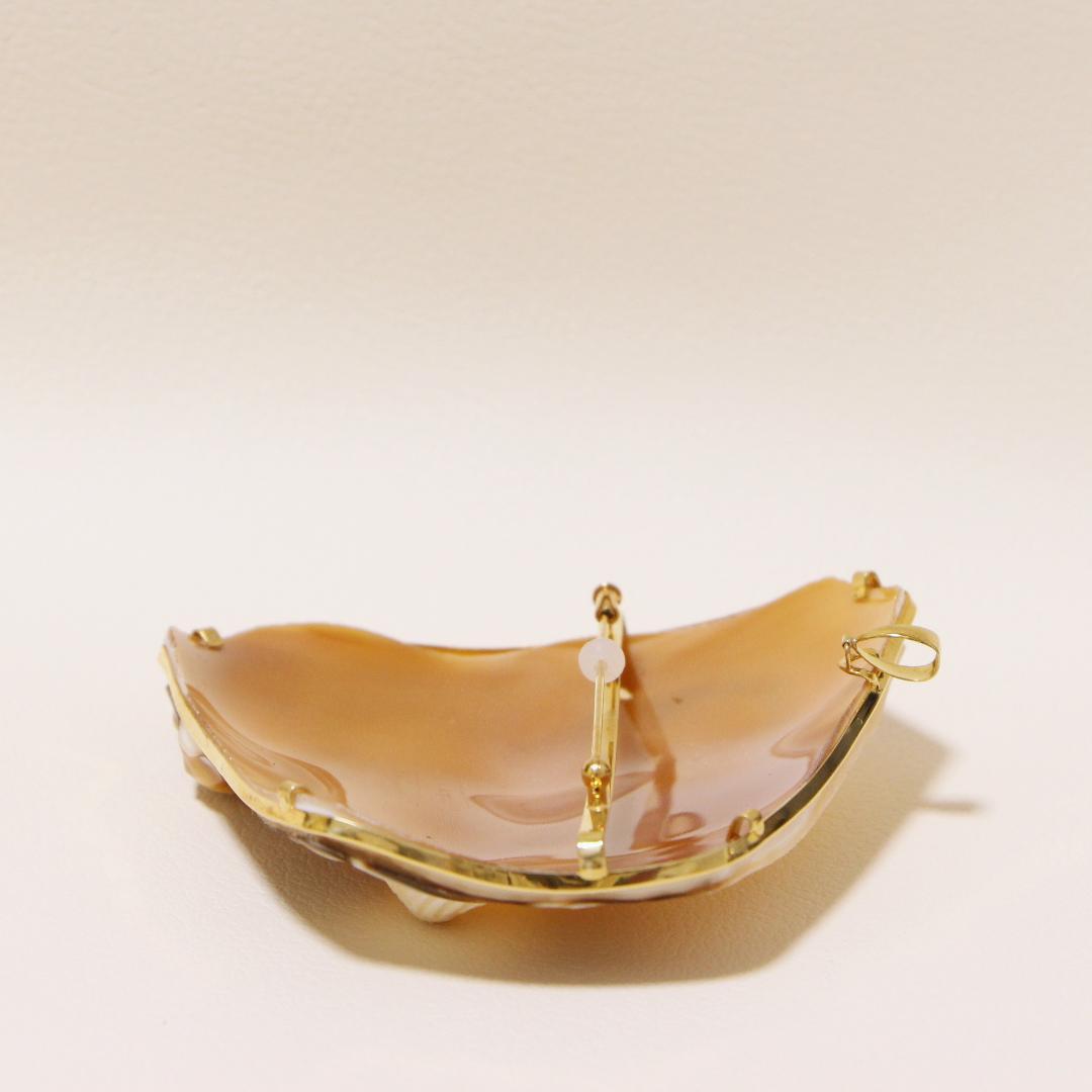 18金 大きい三層 シェルカメオ　K18YG　ジュエリーペンダント兼ブローチ