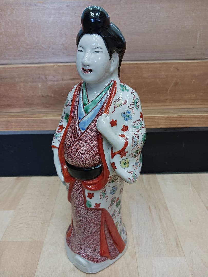 時代物　柿右衛門？　色絵　婦人　人形　陶磁器　在銘　角福　 置物