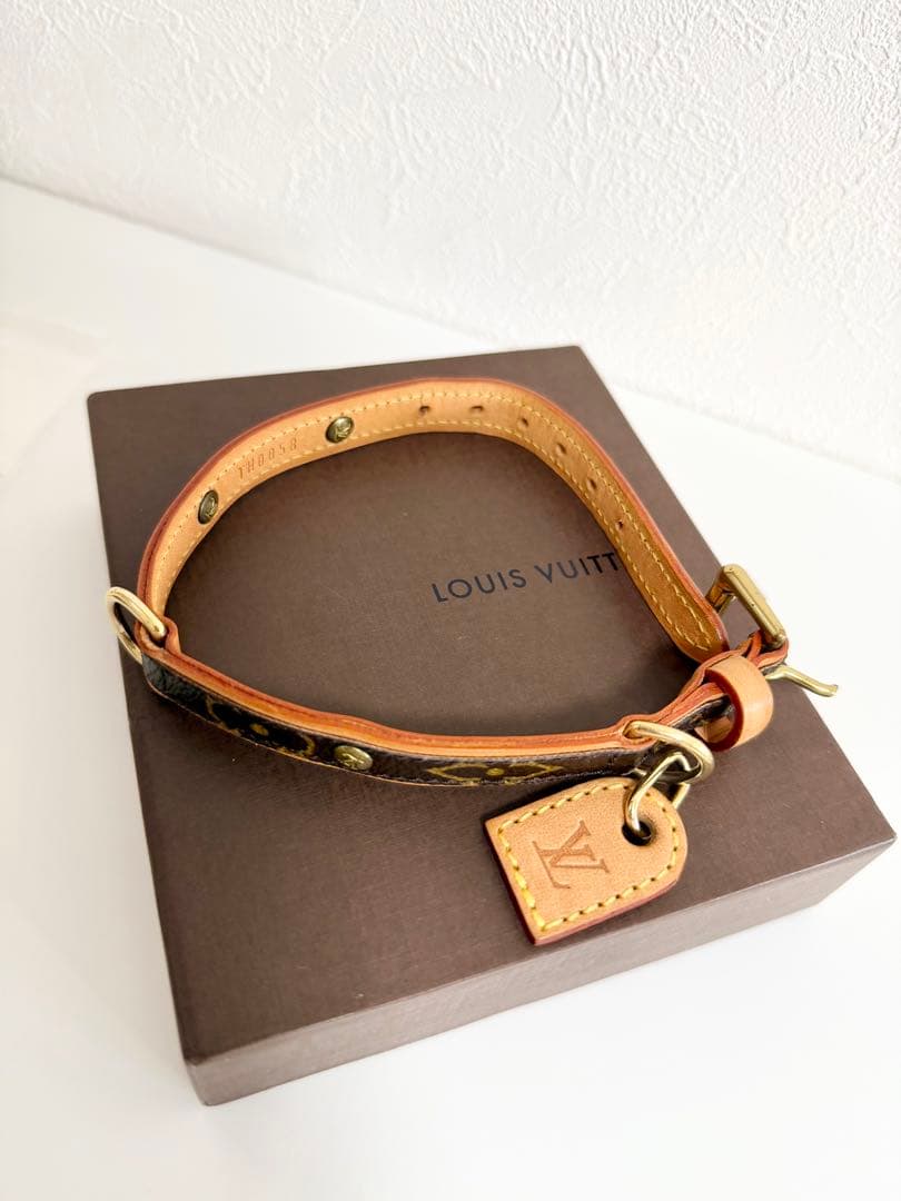 【美品】LOUIS VUITTON ルイヴィトン　首輪　モノグラム