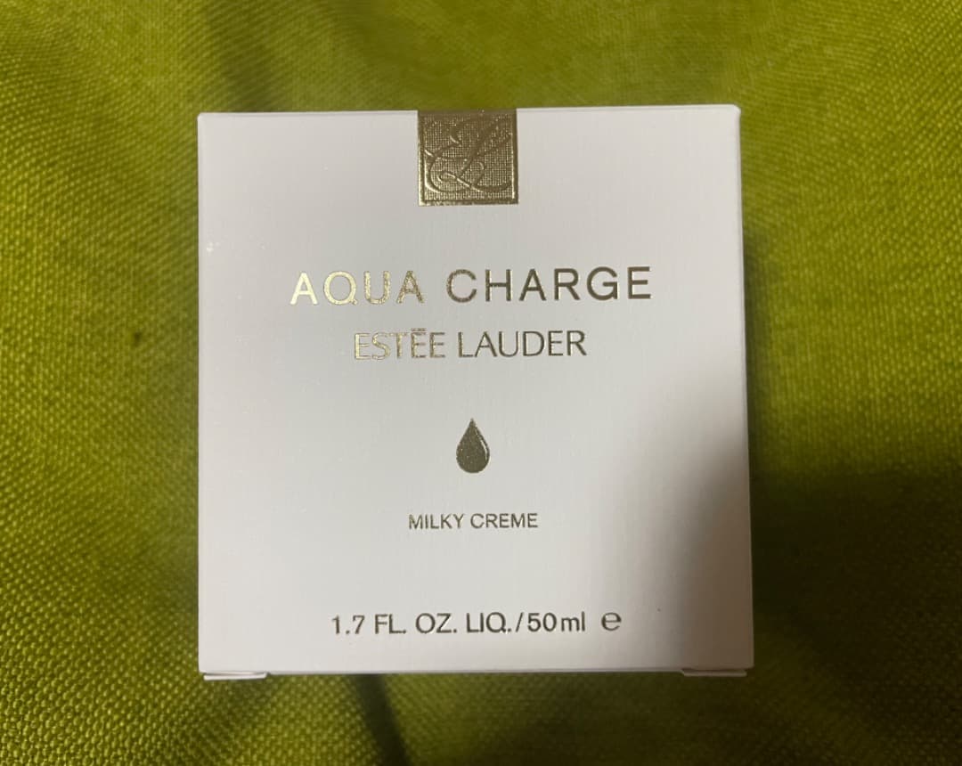 エスティローダー　アクアチャージ　ミルキークリーム(乳液？)