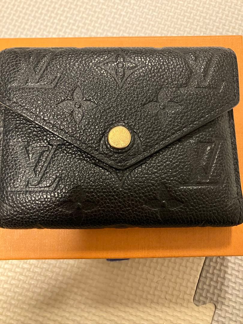 ヴィトン　ポルトフォイユ・ヴィクトリーヌ　財布