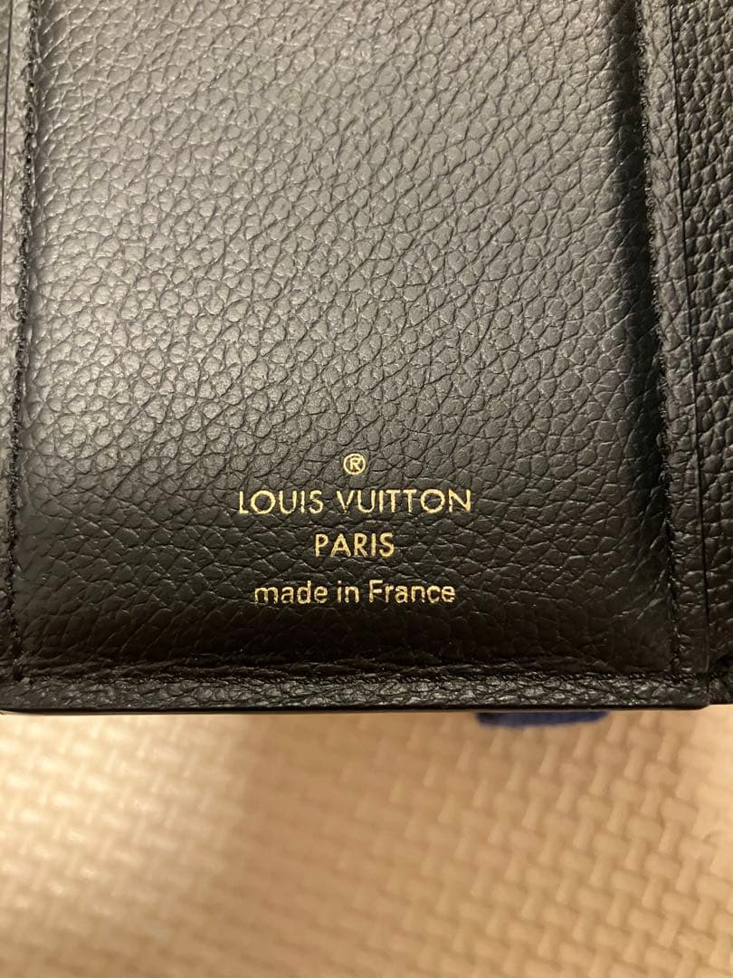 ヴィトン　ポルトフォイユ・ヴィクトリーヌ　財布