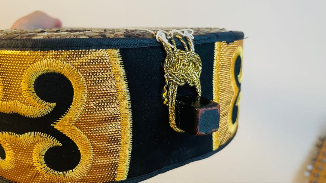 本皮 三線 美品！ケース+ウマ+バチ付き 沖縄三線