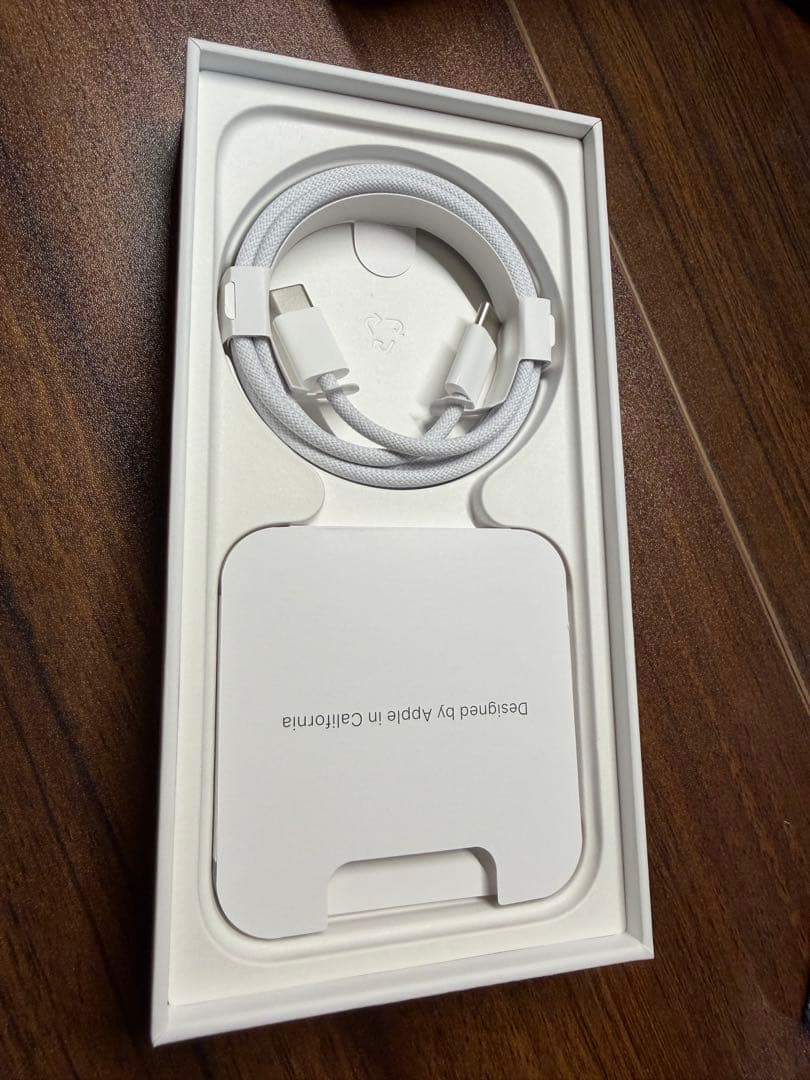 iPhone 15 Pro 256GB ナチュラルチタニウム simフリー