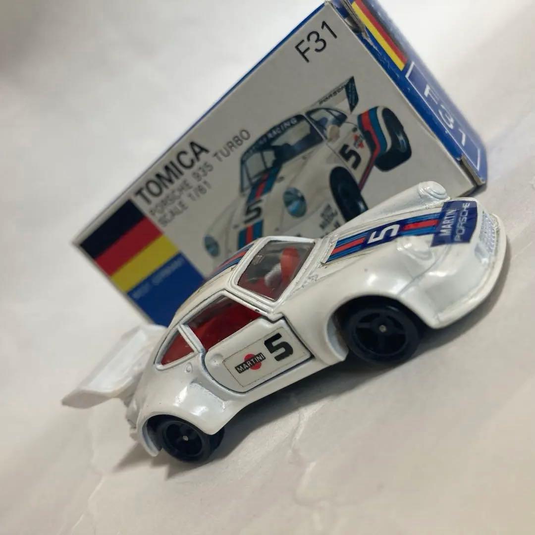 トミカ外国車シリーズポルシェ935ターボです。マルティニカラー日本製