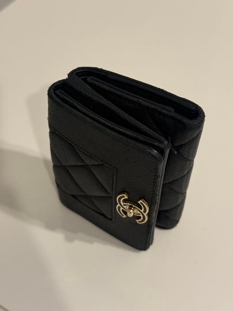 【値下げ】CHANEL 黒 キルティング 三つ折り財布