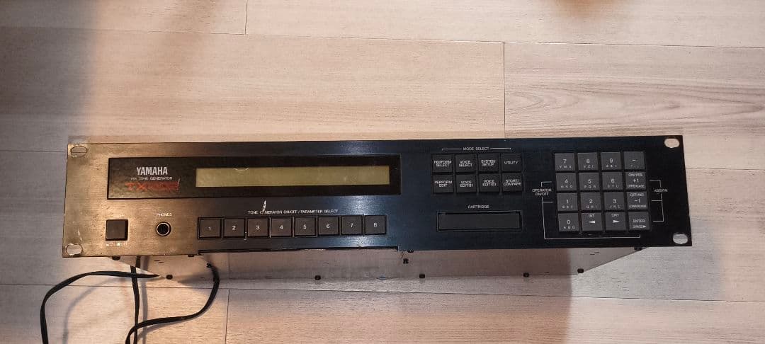 ヤマハ YAMAHA TX802 FM TONE GENERATOR
