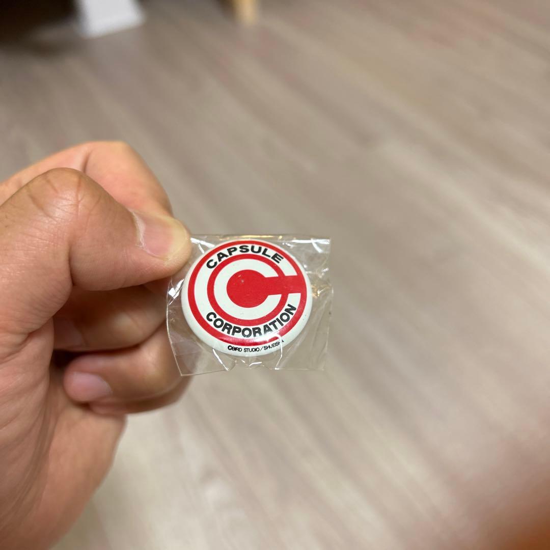 激レア　ドラゴンボール　カプセルコーポレーション　バッジ