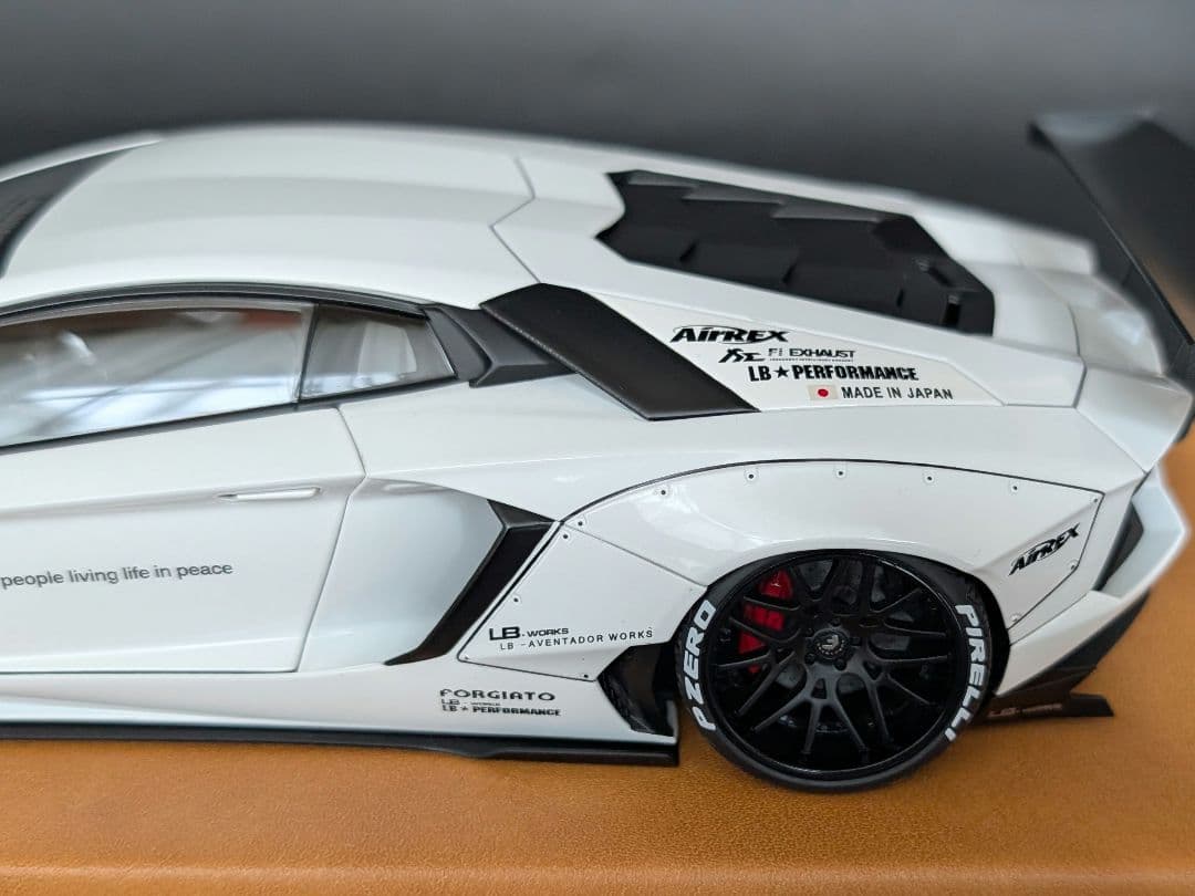 【てつ】オートアート 1/18 アヴェンタドール LBWKリバティウォーク