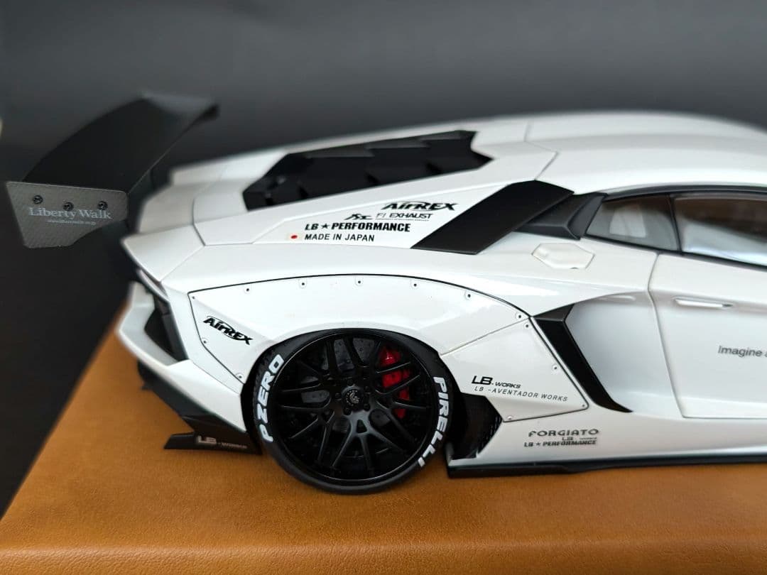 【てつ】オートアート 1/18 アヴェンタドール LBWKリバティウォーク
