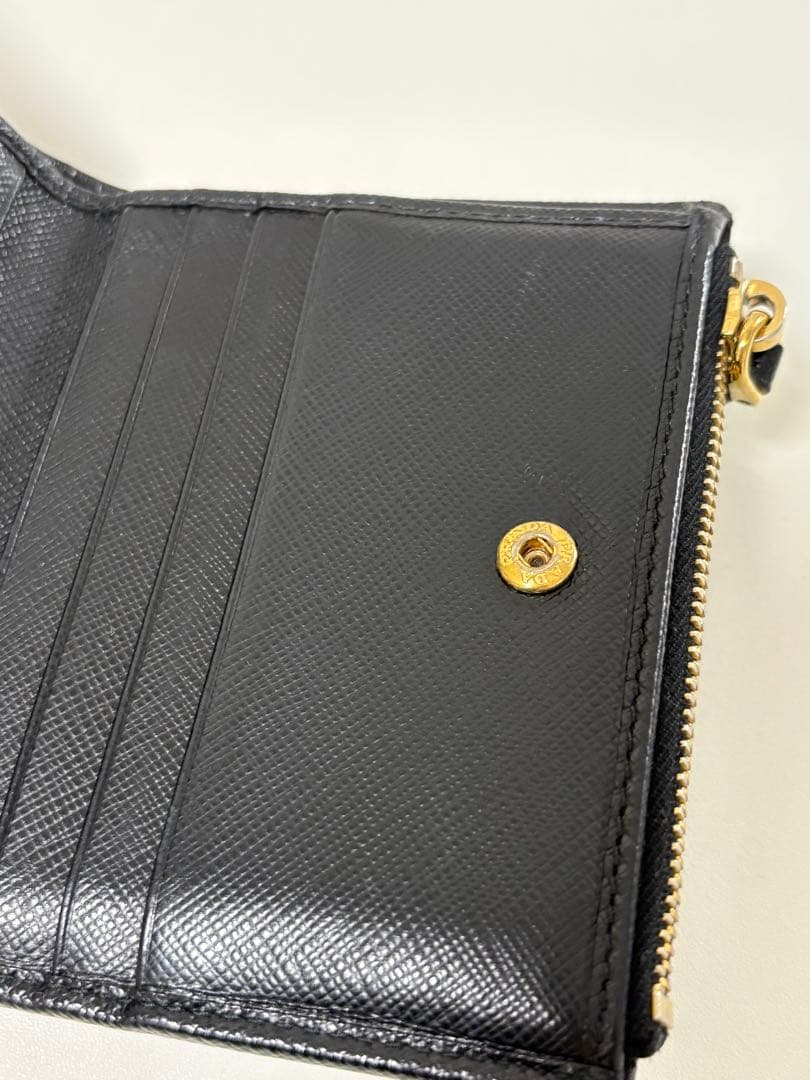 ⭐️hiii_2022ページ⭐️ PRADA コンパクトウォレット