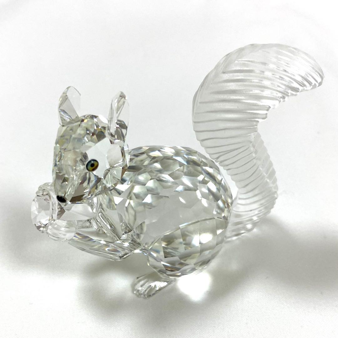 SWAROVSKIスワロフスキー　SCS 木の実を食べてるリス　箱入り