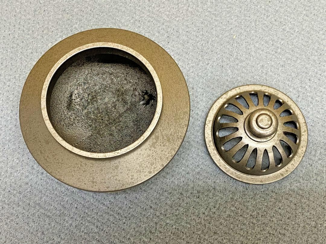 瑞峰堂「玉利久型香炉」銀梨地