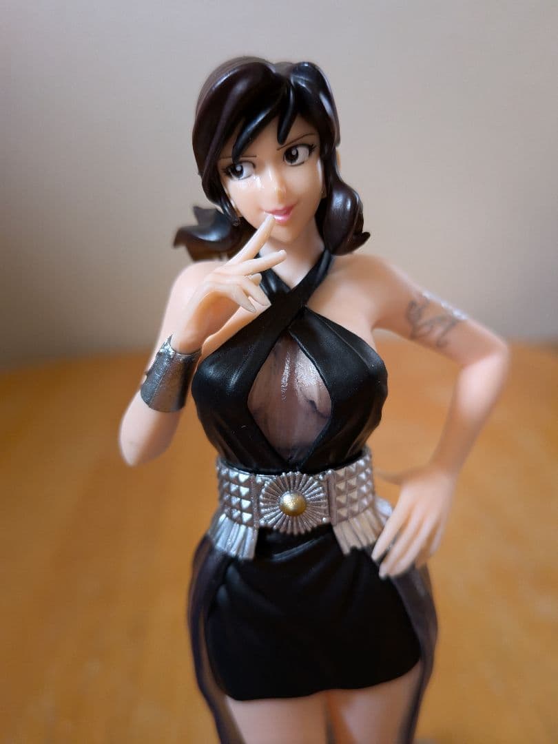 峰不二子 フィギュア　黒ドレスver