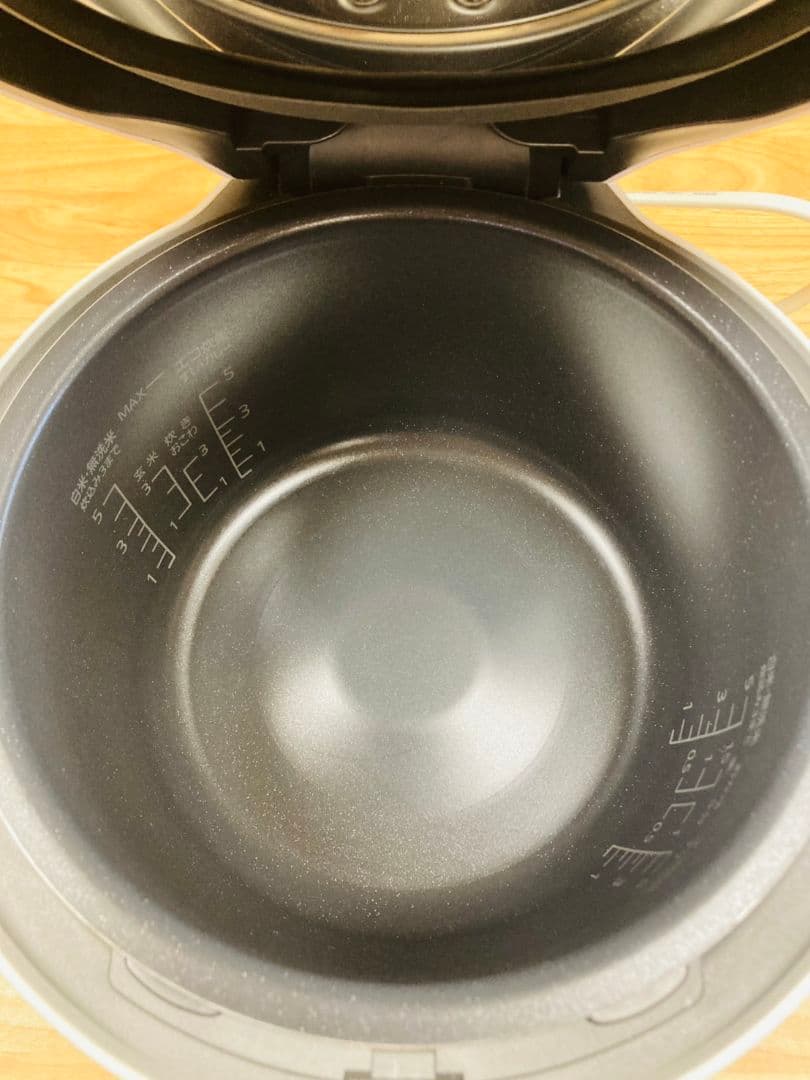 Panasonic 圧力IH炊飯器 SR-R10A